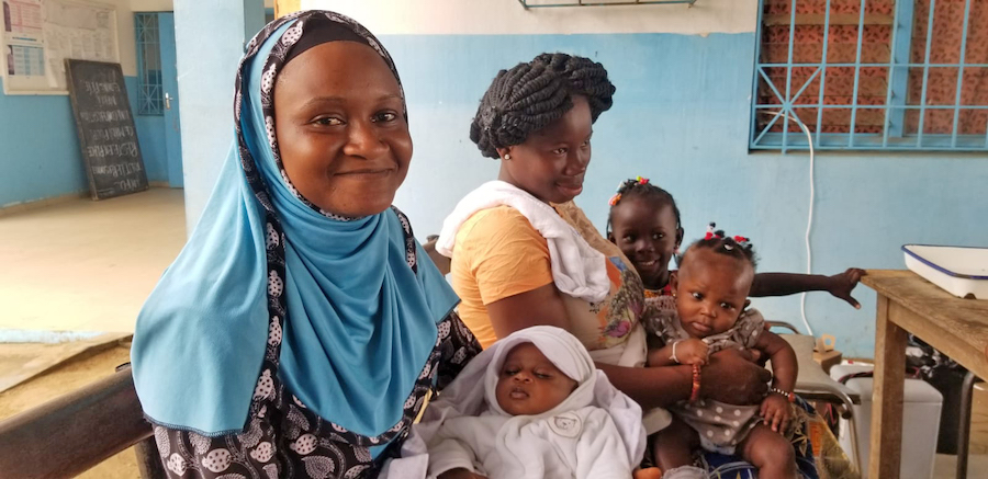 Mothers with children in a health center in Cote d'Ivoire